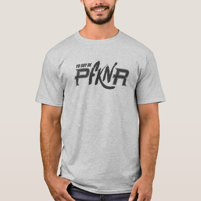 Yo Soy de PFKNR Camiseta – Orgullo Puertorriqueño  T Shirt (Framsida)