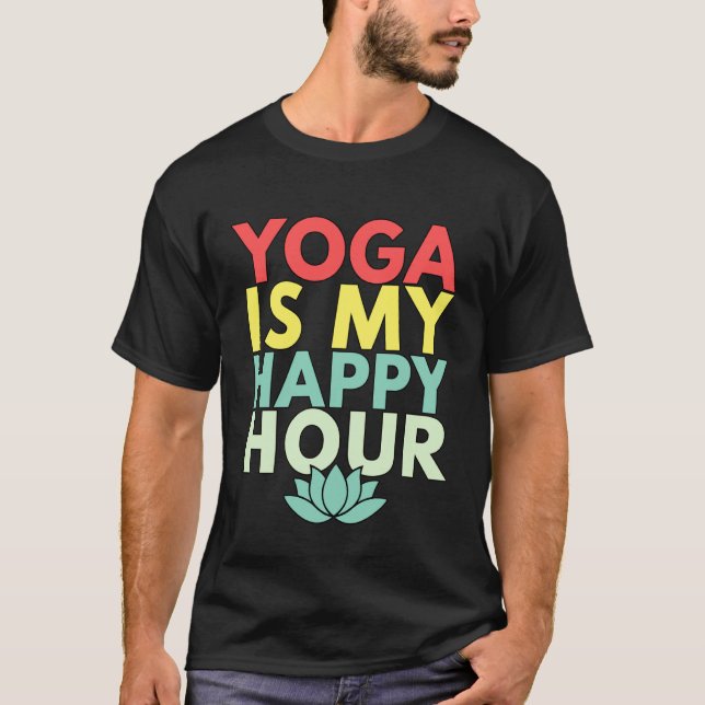 Yoga är min glada timme t shirt (Framsida)