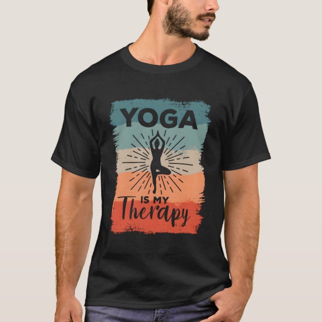 Yoga är min terapeutiska meditation t shirt (Framsida)