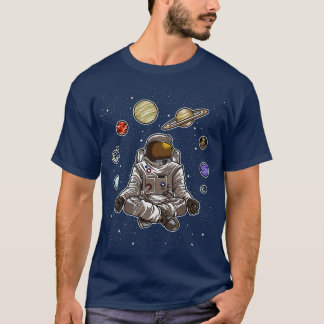 Yoga Astronaut Meditates i rymden och känner sig s T Shirt