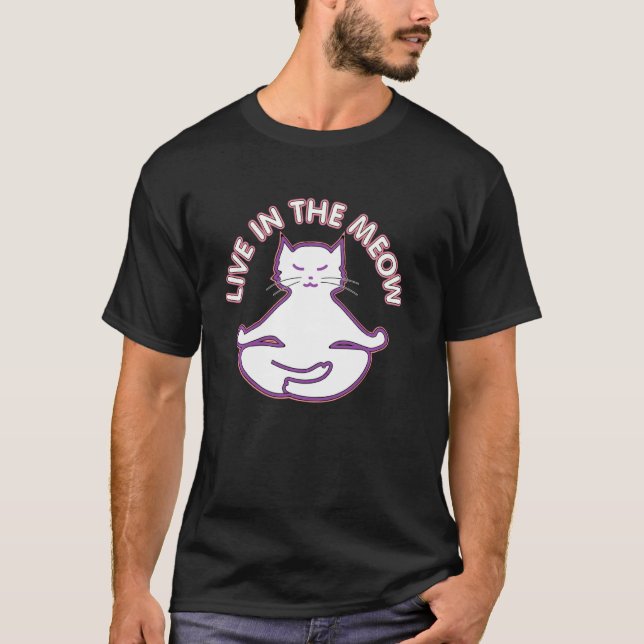 Yoga Cat bor i Meow Yogi Kattunge Meditation Lo T Shirt (Framsida)