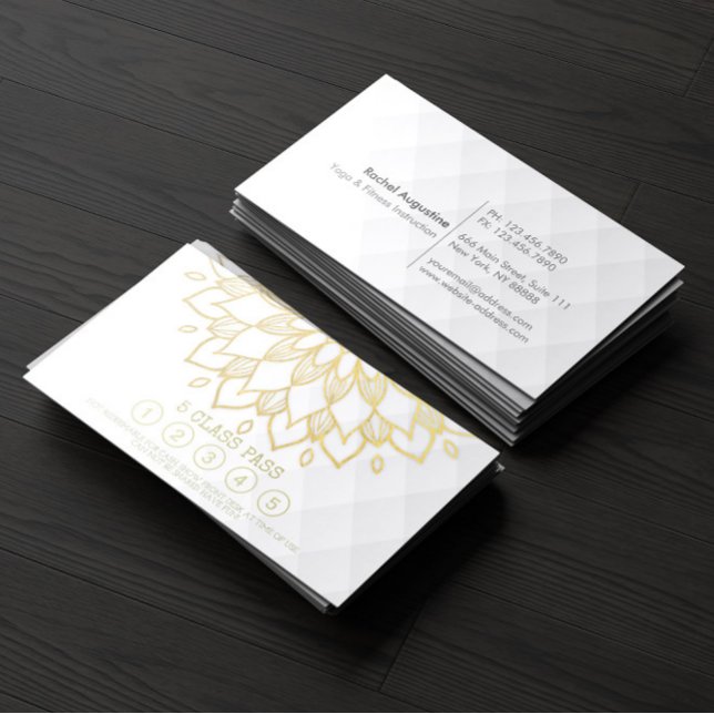 Yoga Class Pass Guld Mandala Blommigt White Leathe Lojalitetskort (Skapare uppladdad)