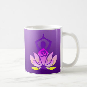 Yoga för Om-lotusblommablomma poserar på Kaffemugg