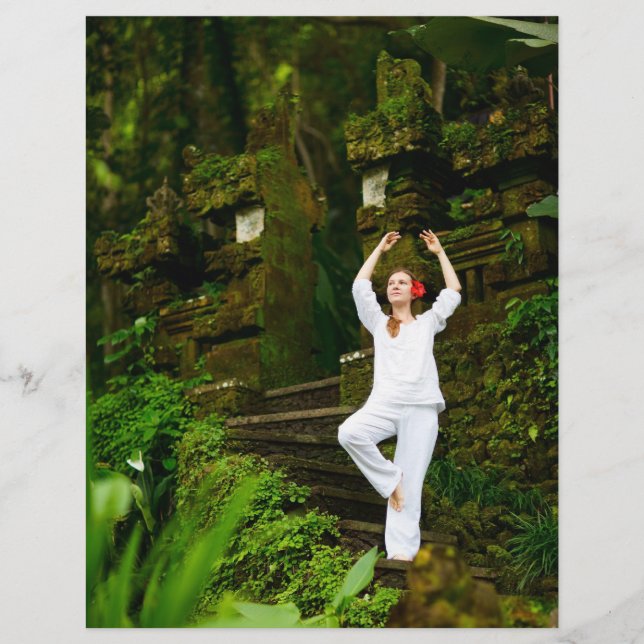 Yoga för unga kvinnor reklamblad (Framsidan)