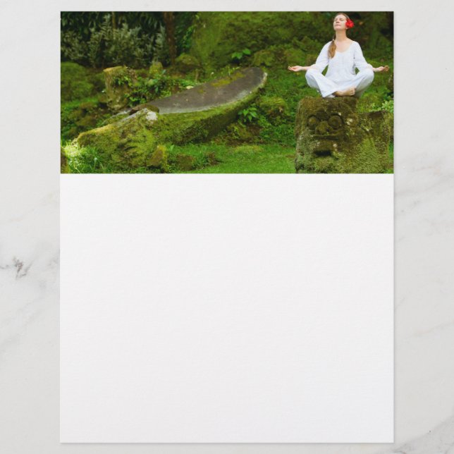 Yoga för unga kvinnor reklamblad (Framsidan)