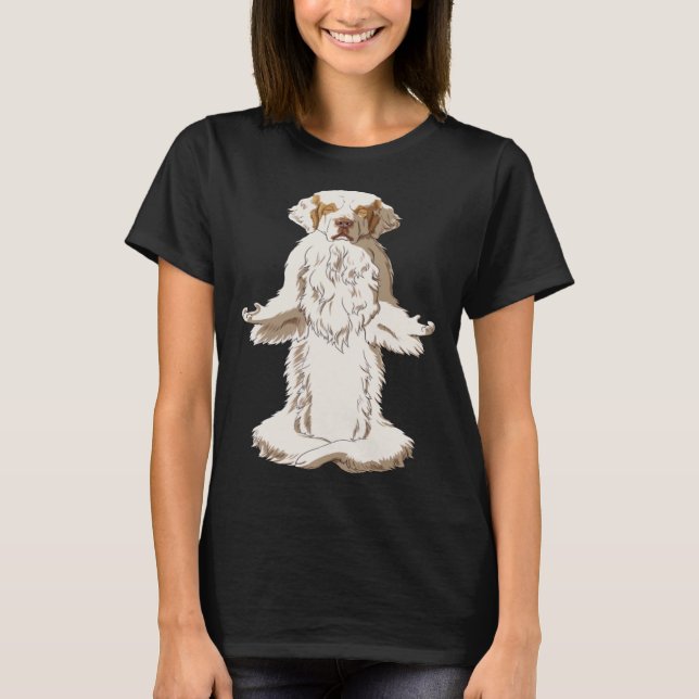Yoga Hund Clumber Spanska T Shirt (Framsida)