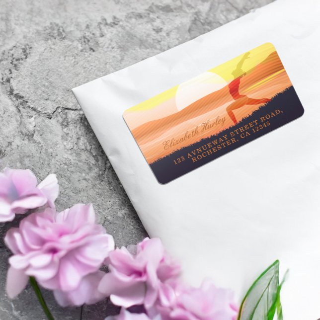 Yoga Instructor Sol Salutation Crescent Måne Pose Adressetikett (Skapare uppladdad)