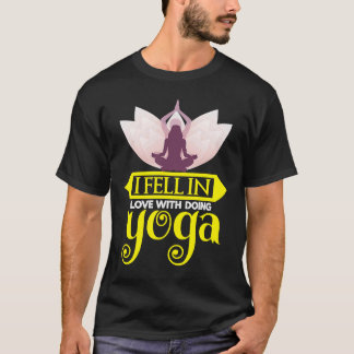 Yoga Jag Känner Mig Förälskad I Att Göra Yoga T Shirt