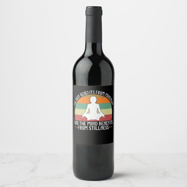 Yoga - kroppen drar nytta av förflyttningen vinflaska etikett (Framsida)