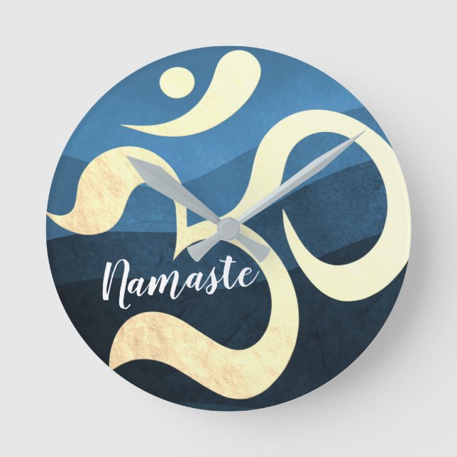 Yoga Meditation Instructor Blue och Guld OM Symbol Rund Klocka (Framsida)