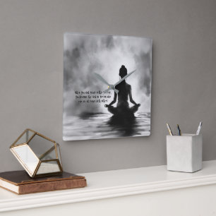 Yoga-meditationsinstruktör lotuspos ink illustrati fyrkantig klocka