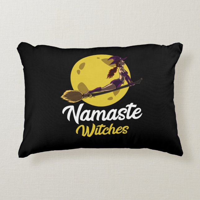 Yoga Namaste Witches Broom Zen Halloween Prydnadskudde (Framsidan)