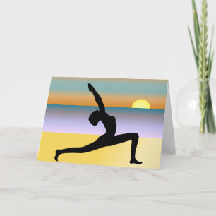 Yoga poserar på de beställnings- hälsningkorten kort
