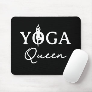 Yoga Queen musmatta med trädställningens silhuett