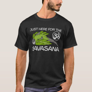 Yoga Savasana Parrot Dusky med rubriken Conure T Shirt