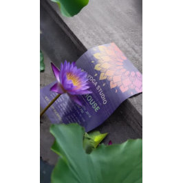 YOGA Studio Öppet Hus Guld Folie Mandala Reklamblad