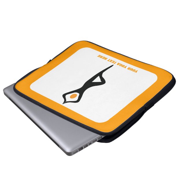 Yoga träd, svart, orange anpassningsbar laptop sleeve (Framre botten)