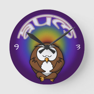 yoga uggla rund klocka