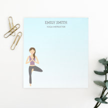 Yoga Woman i Träd Pose- och Yoga-instruktionstext