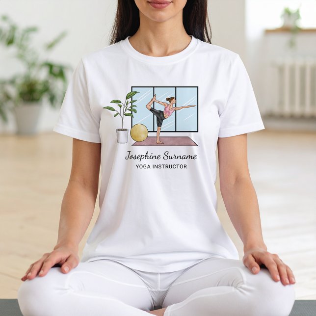 Yogainstruktör Dansarpose Lärare Personligt Namn T Shirt (Please note: This image is a digitally created mockup.)