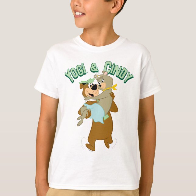 Yogi Bear Carshing Cindy Bear T Shirt (Framsida)