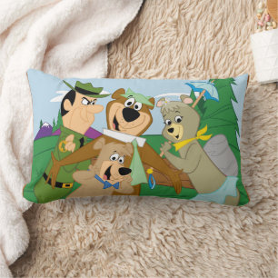 Yogi Bear och Friends Framed Forest Bild Lumbarkudde