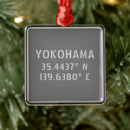 Yokohama Latitude & Longitud Julgransprydnad Metall