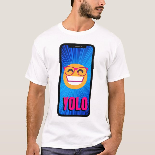YOLO EMOJI MED EYEGLASES LYCKLIG I EN CELLFON T SHIRT (Framsida)
