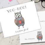 Yoo Heart Uggla I Miss You School Teacher Vykort<br><div class="desc">Den här söta yohoo-uggla är redo att överraska studenter (eller nära och kära!)! Att få verklig post är ett så speciellt och roligt sätt att låta någon veta att man saknar och tänker på dem! Perfekt för lärare i unga studenter under social avstånd.</div>