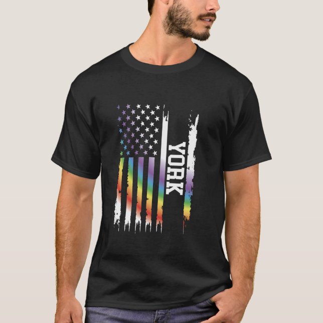 York United Stater Distress Rainbow w US Flagga T Shirt (Framsida)
