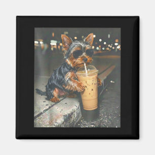 Yorkie dricker iskaffe rolig djur meme hund magnet