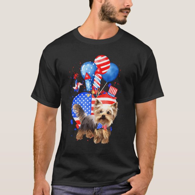 Yorkie Hund Merica 4:e juli Amerikanska Flagga T Shirt (Framsida)