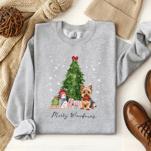 Yorkie jul Merry Woofmas Roligt Hund Jolly T Shirt (Celebrate the holidays in adorable fashion with our Yorkie Christmas sweatshirt. Spread the Merry Wo)