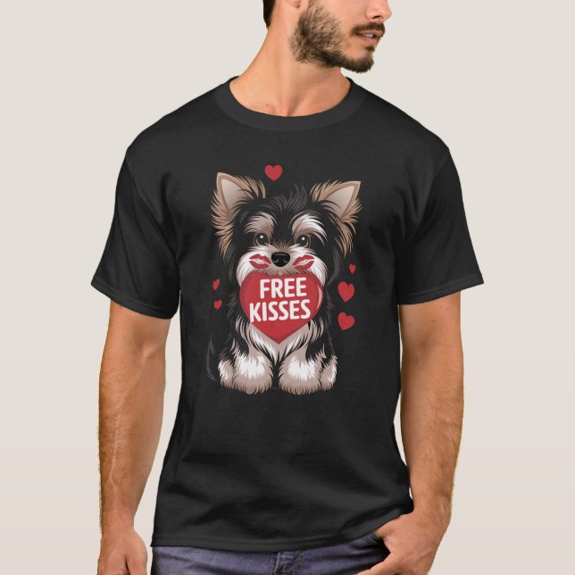 Yorkiepoo Hund Valentines day Free Kisses T Shirt (Framsida)
