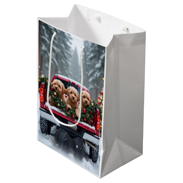 Yorkipoo Christmas Red Truck Holiday Gift (Framsidan Vinklad)