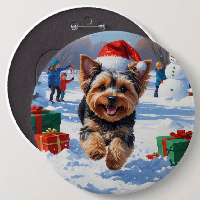 Yorkipoo springer i snö med julhatt knapp (Framsida & baksida)