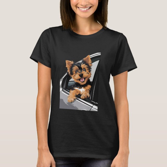 Yorkshire Terrier Puppy Peeking ut ur en bil Windo T Shirt (Framsida)