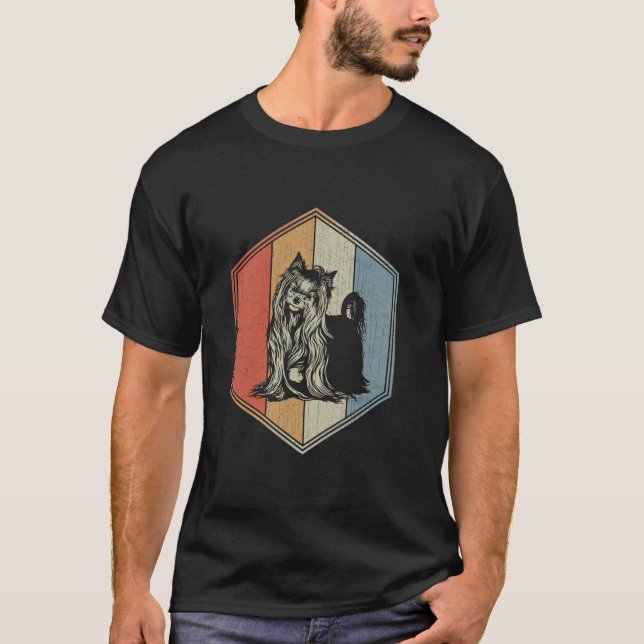 Yorkshire Terrier with Distress Design Retro Hund T Shirt (Framsida)