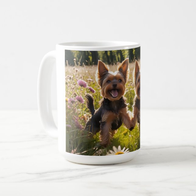 Yorkshire Terriers spelar i Grass Kaffemugg (Framsida vänster)