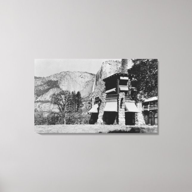 Yosemite, CA - Ahwahnee Lodge och Valley Canvastryck (Framsida)