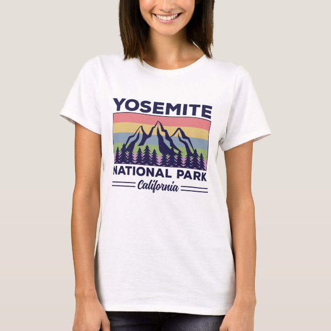 Yosemite National Park California Retro Hiking T Shirt (Framsida)