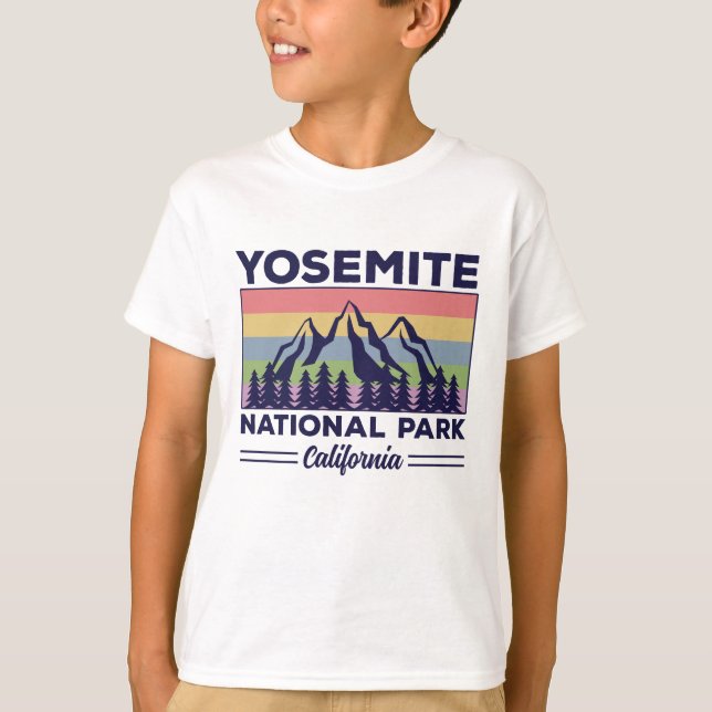 Yosemite National Park California Retro Hiking T Shirt (Framsida)