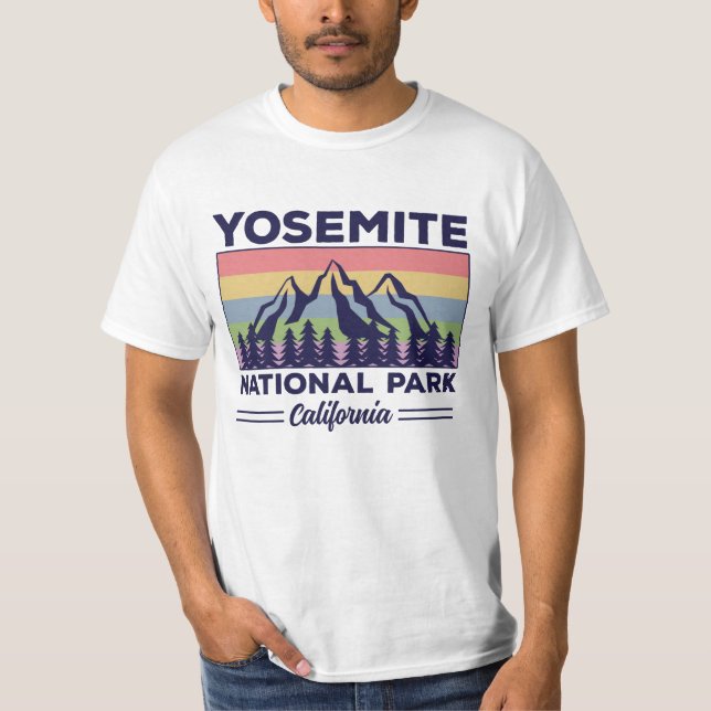 Yosemite National Park California Retro Hiking T Shirt (Framsida)