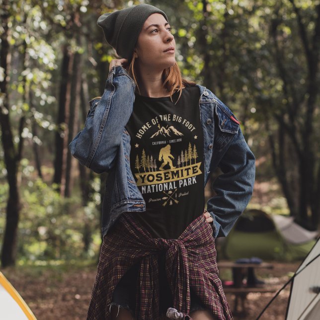 Yosemite National Park Home of the Big Foot T Shirt (Skapare uppladdad)
