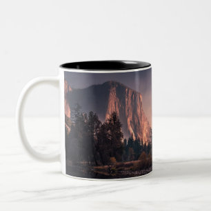Yosemite nationalpark california vid soluppgång Två-Tonad mugg