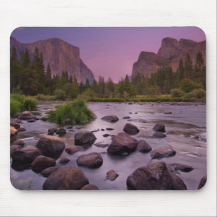 Yosemite nationalpark på skymningen musmatta