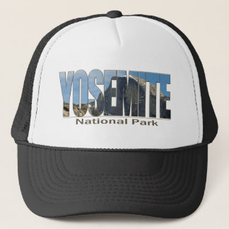 Yosemite nationalparktext med den halva kupolen truckerkeps