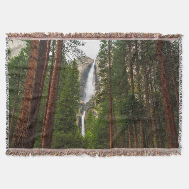 Yosemitefallen genom skogen filt (Framsidan)