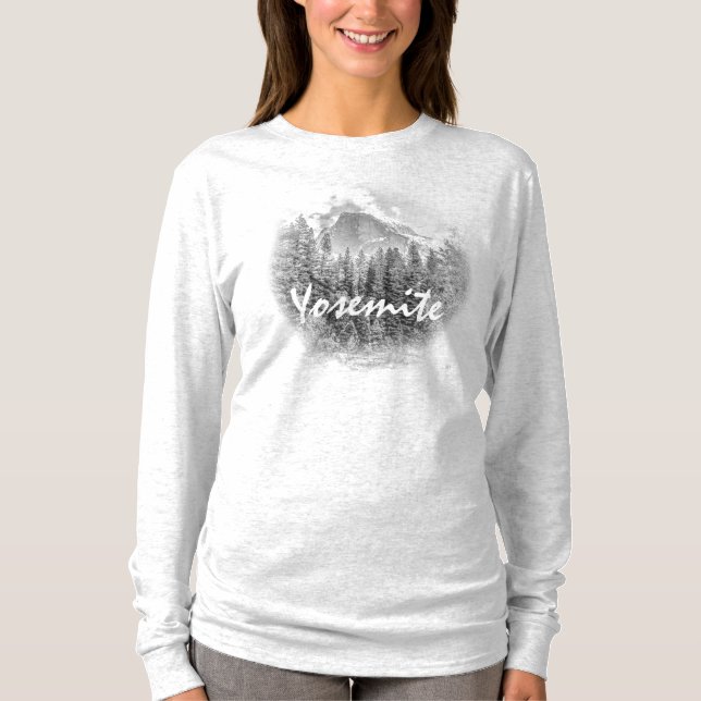 Yosemitets halvdomän i vinter med Yosemite Text Tee Shirt (Framsida)