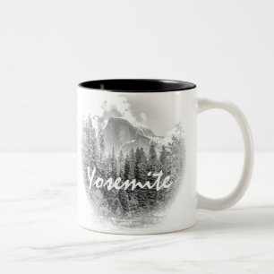 Yosemitets halvdomän i vinter med Yosemite Text Två-Tonad Mugg